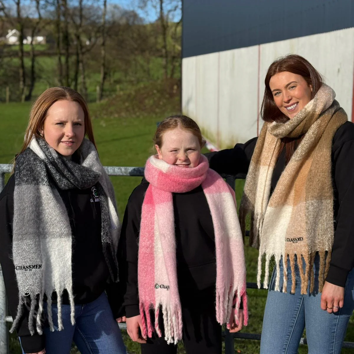 "GRASSMEN" Fluffy Check Scarf - Image 10