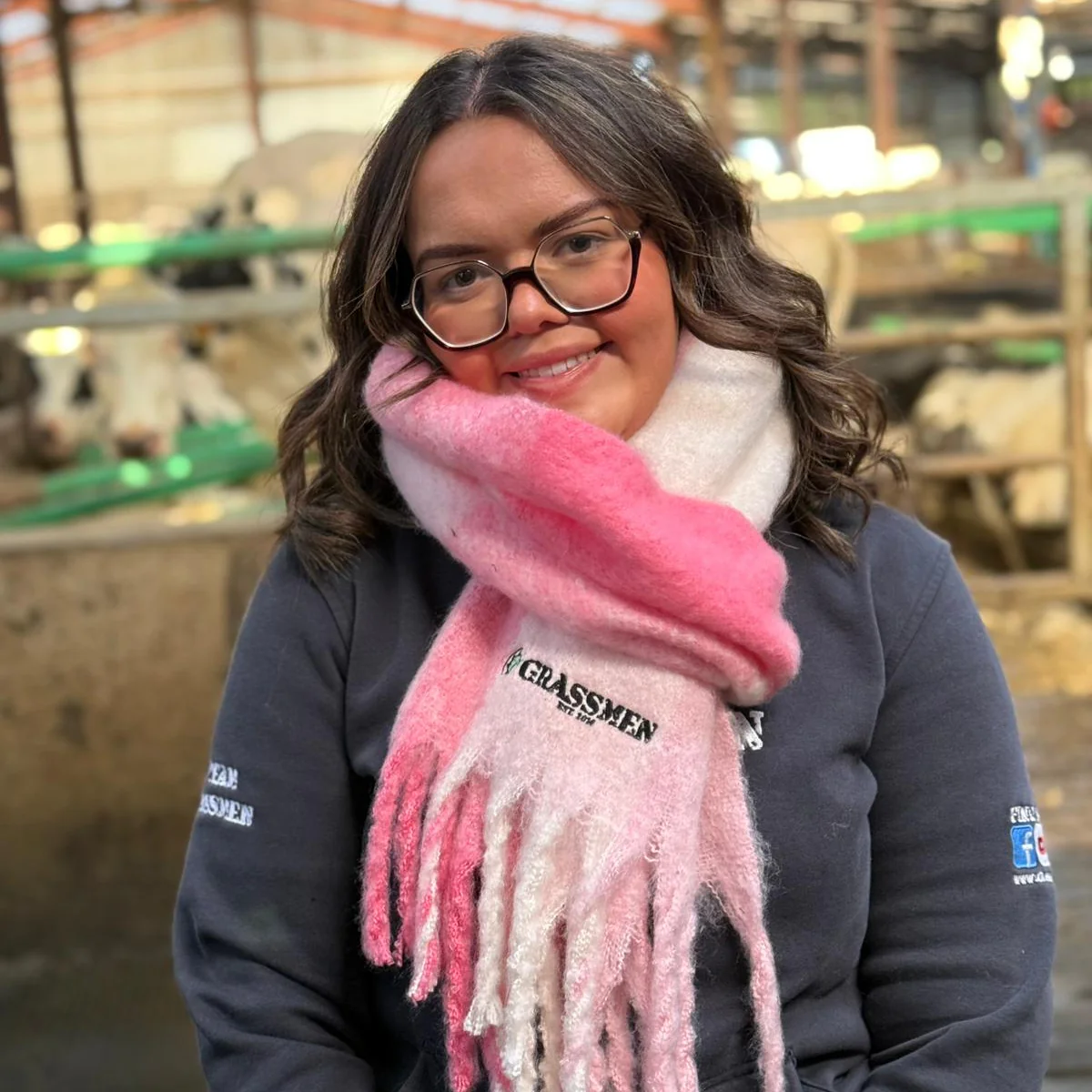 "GRASSMEN" Fluffy Check Scarf - Image 15