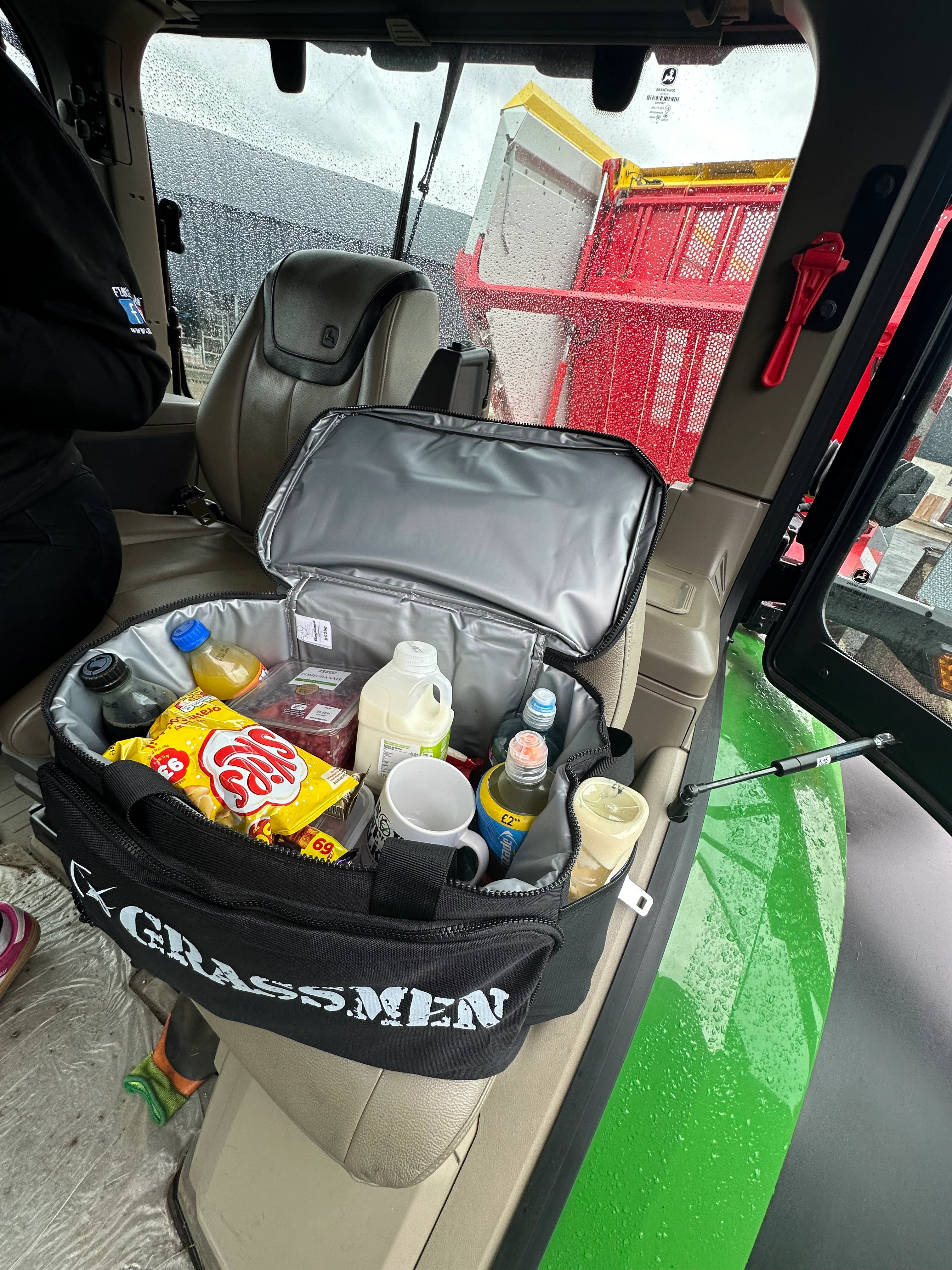"GRASSMEN" Large Cooler Bag - Image 5