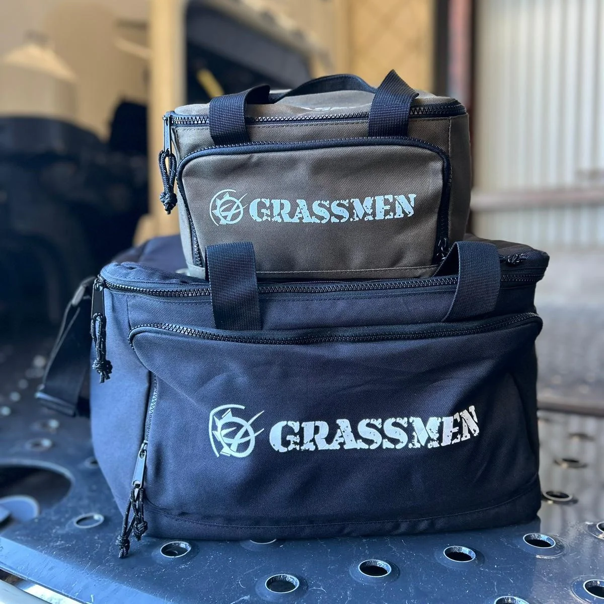 "GRASSMEN" Mini Cooler Bag - Image 3