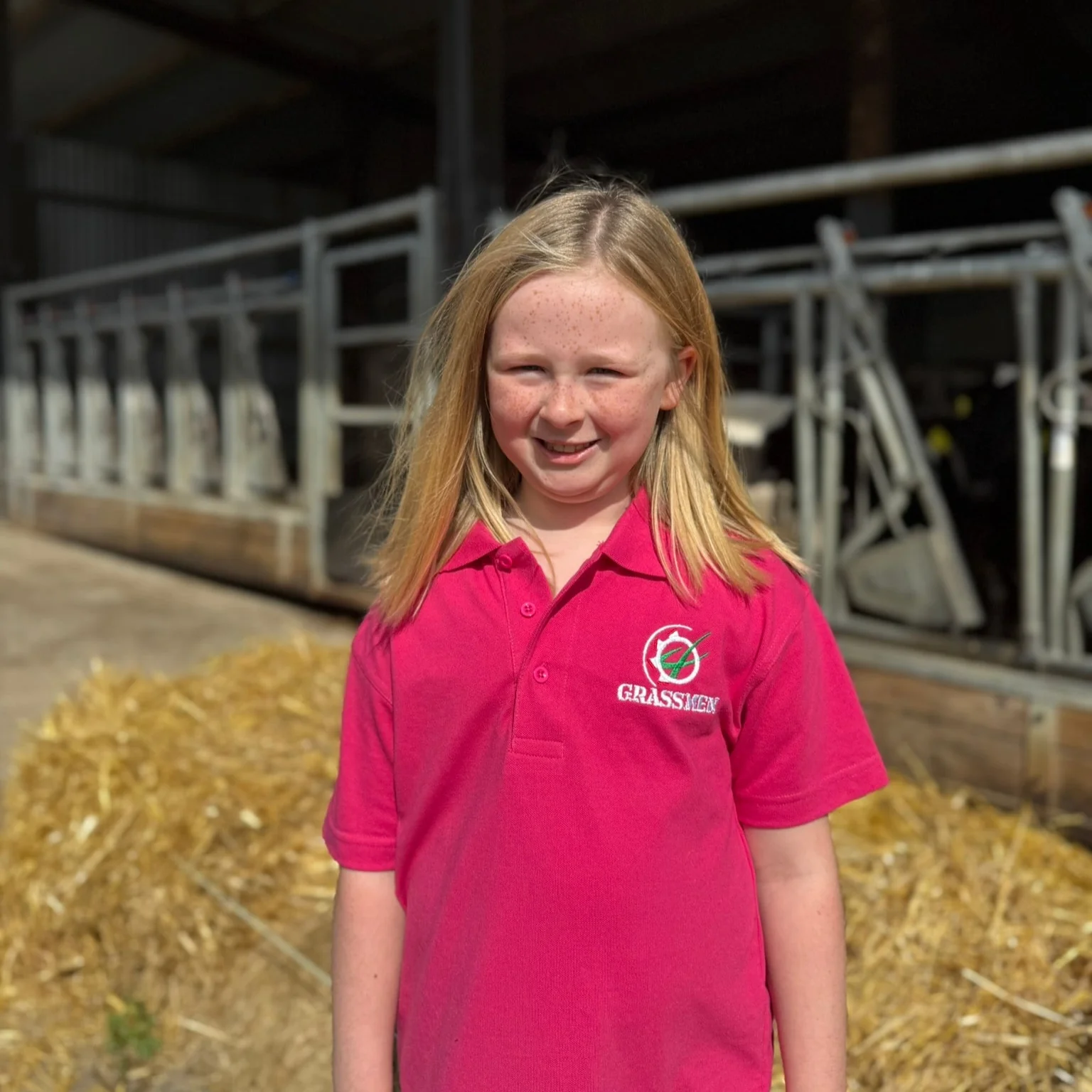 "GRASSMEN" Unisex Kids Pink Polo Shirt - Image 3