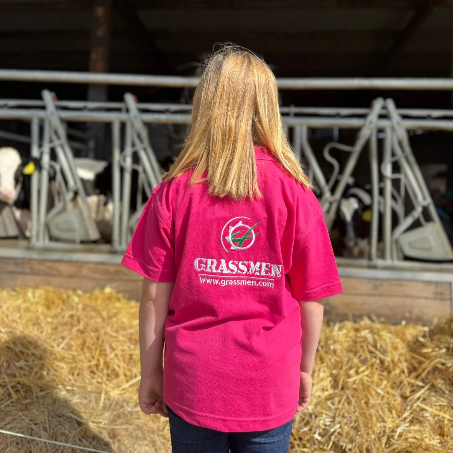 "GRASSMEN" Unisex Kids Pink Polo Shirt - Image 4