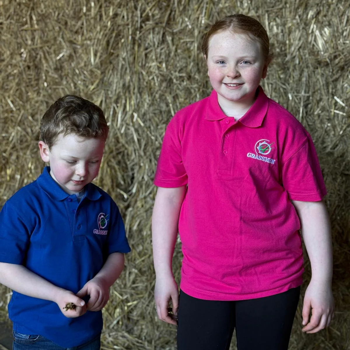 "GRASSMEN" Unisex Kids Pink Polo Shirt - Image 6