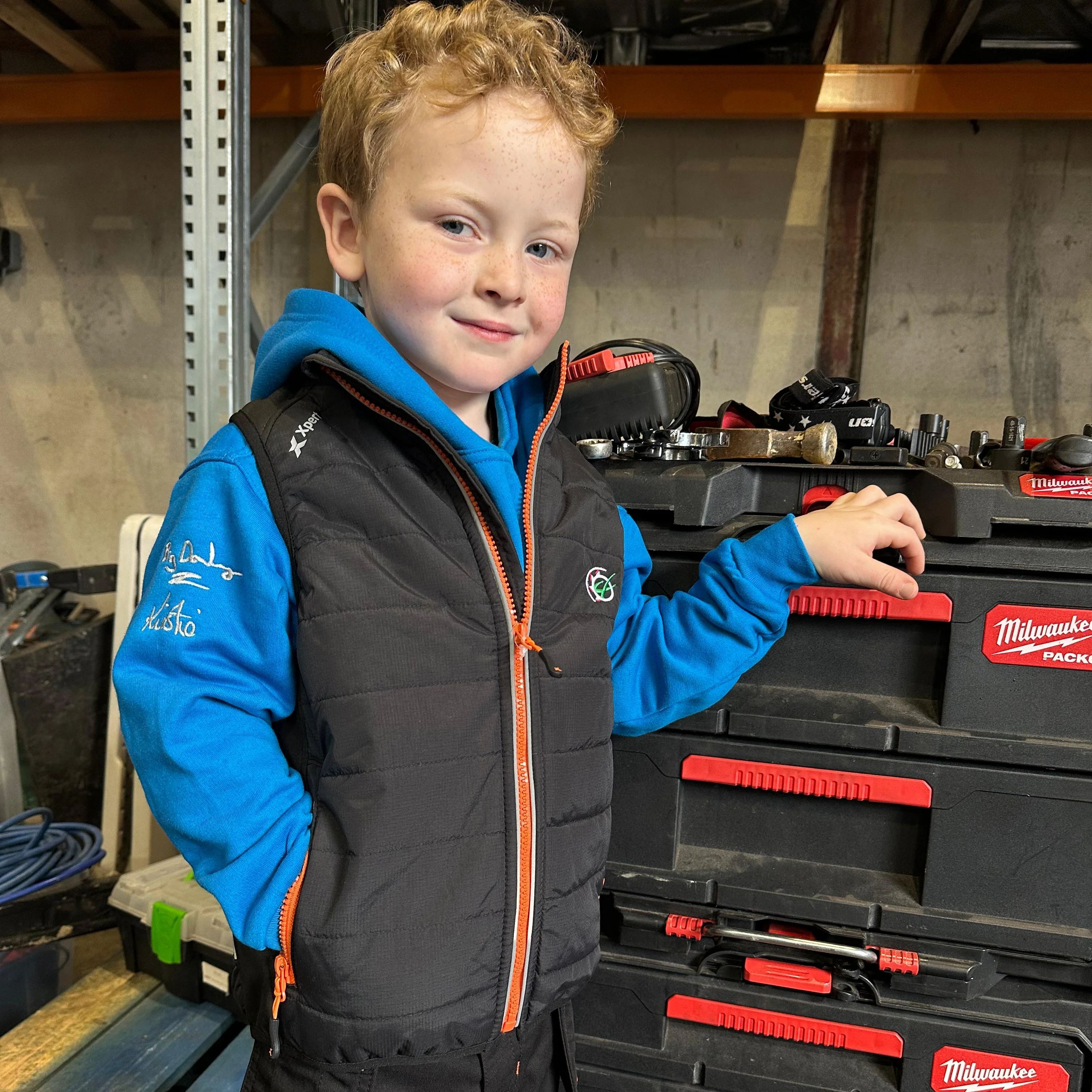 "GRASSMEN" Kids Rip Stop Black Bodywarmer - Image 7